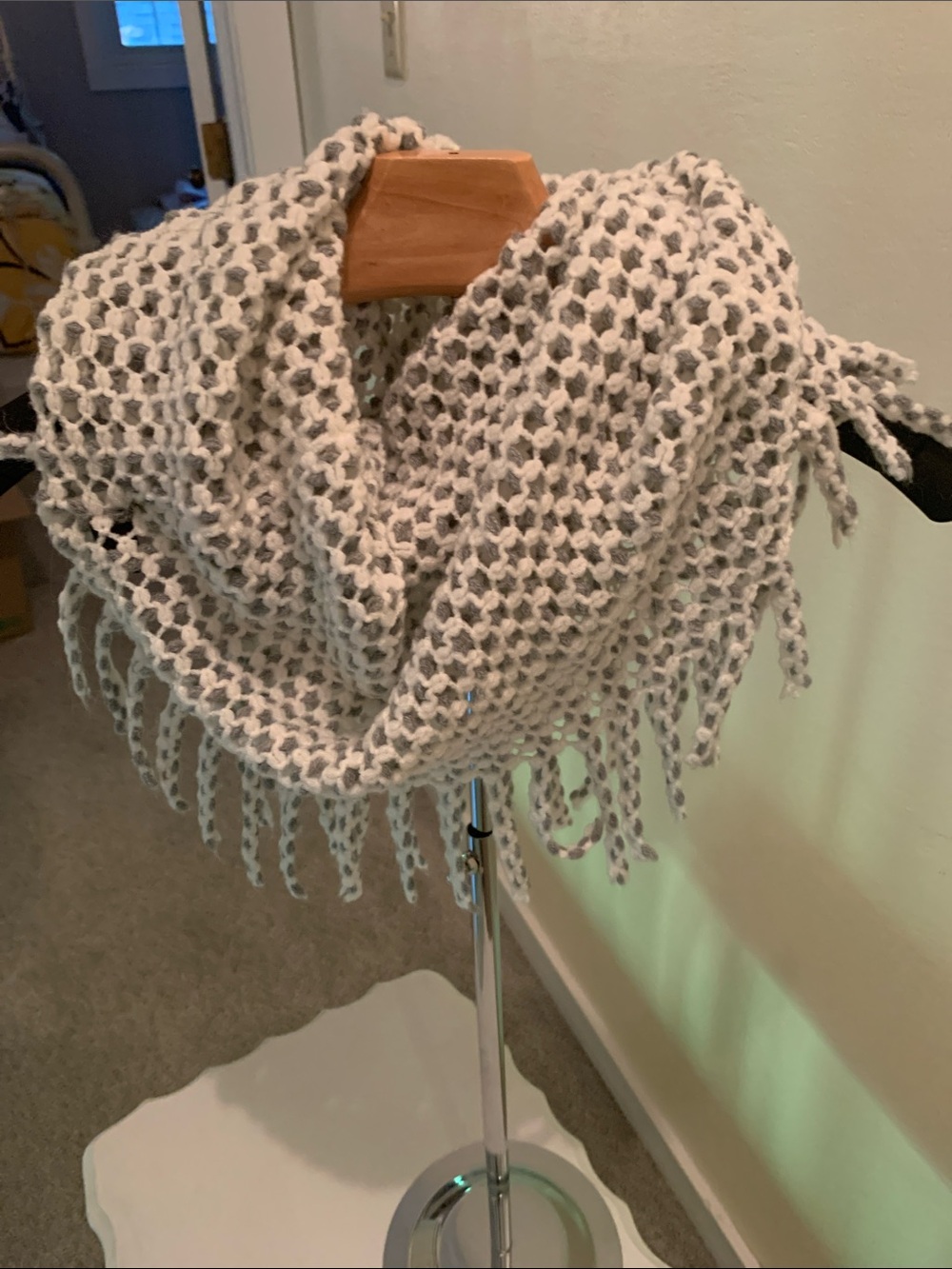 Source Unknown white and Gray Open-Weave Fringe Scarf